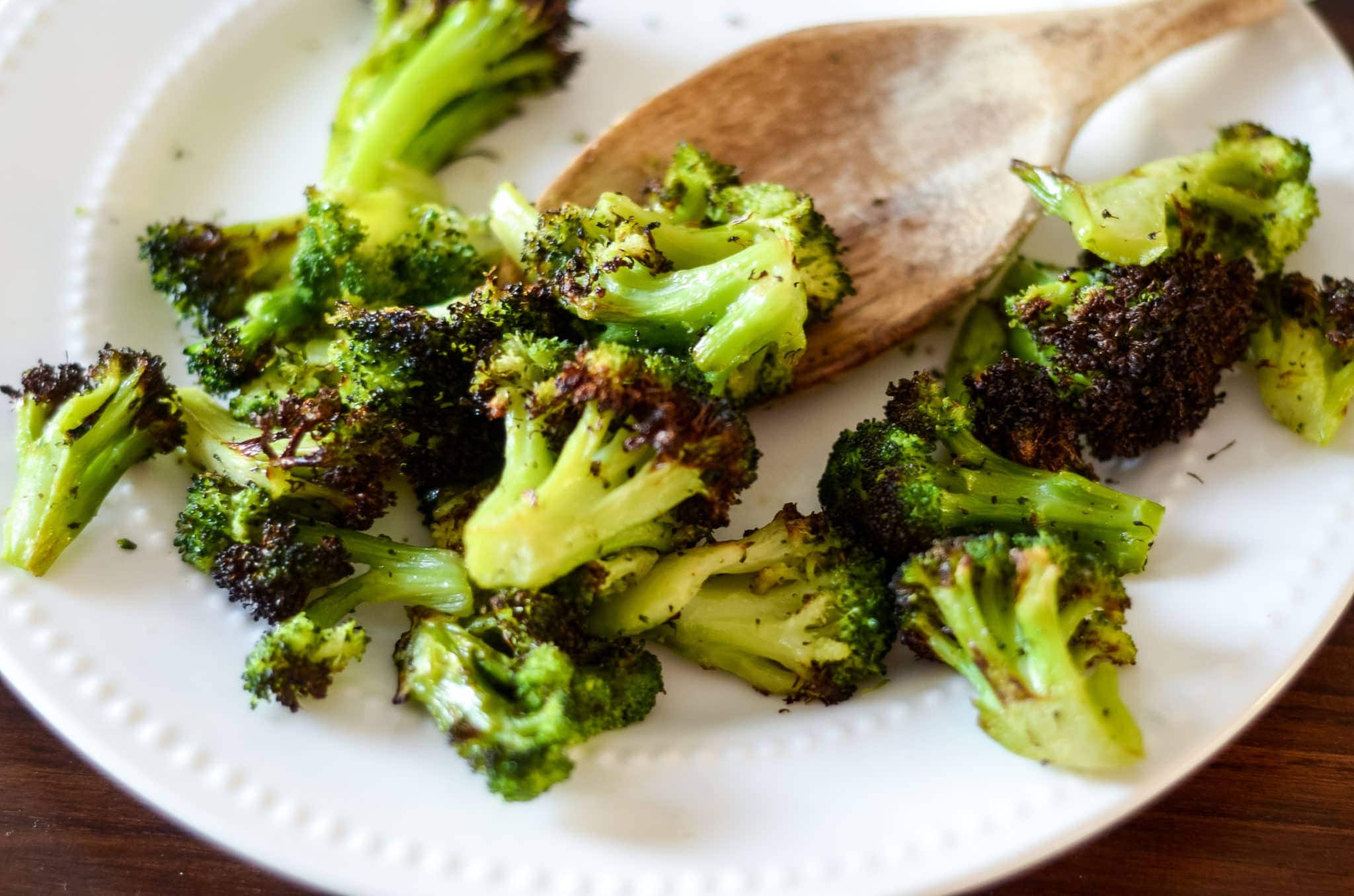 Air Fryer Broccoli in 10 Minutes!