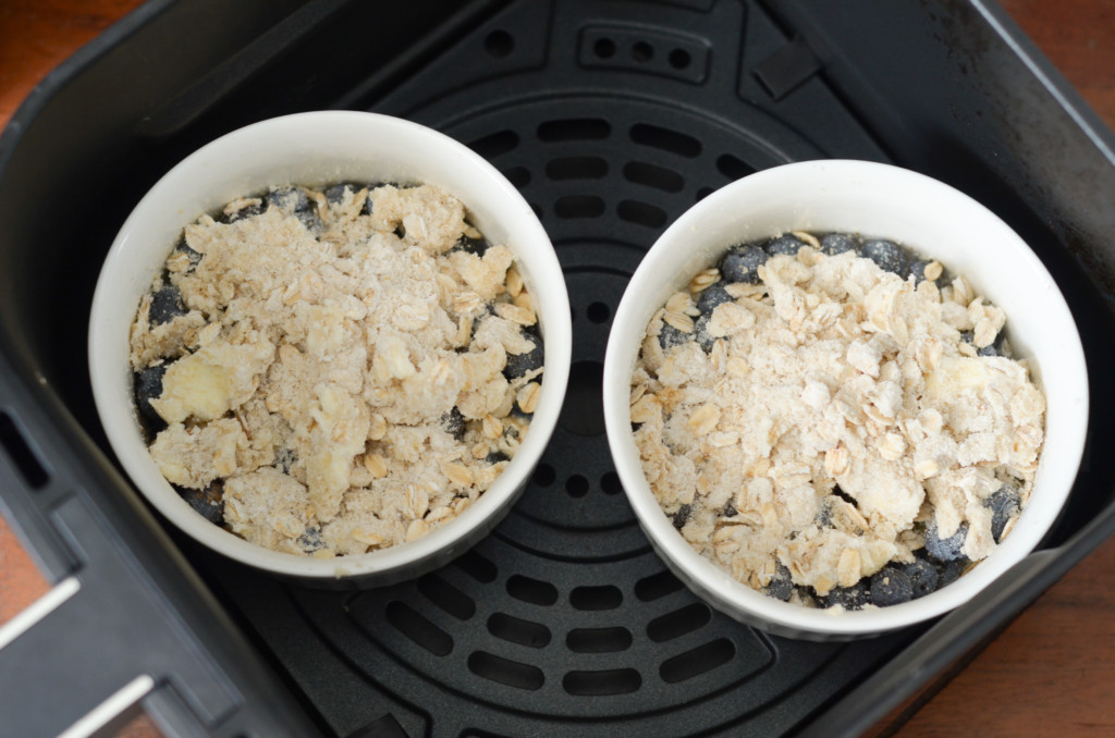 air fryer blueberry crisp recipe